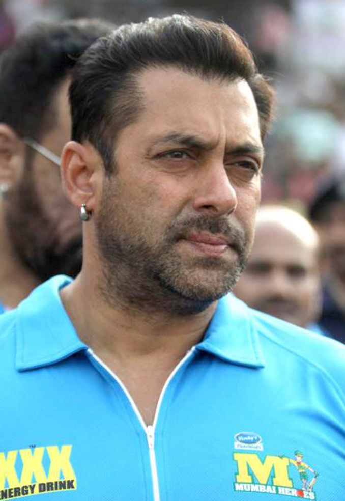 Daya Nayak, the encounter cop, storms Salman Khan's house; police intensively probe gunfire.