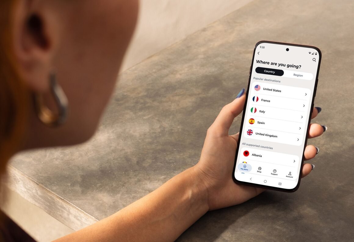 Motorola Phones Now Have a Built-In Travel eSIM for Mobile Data Outside the US